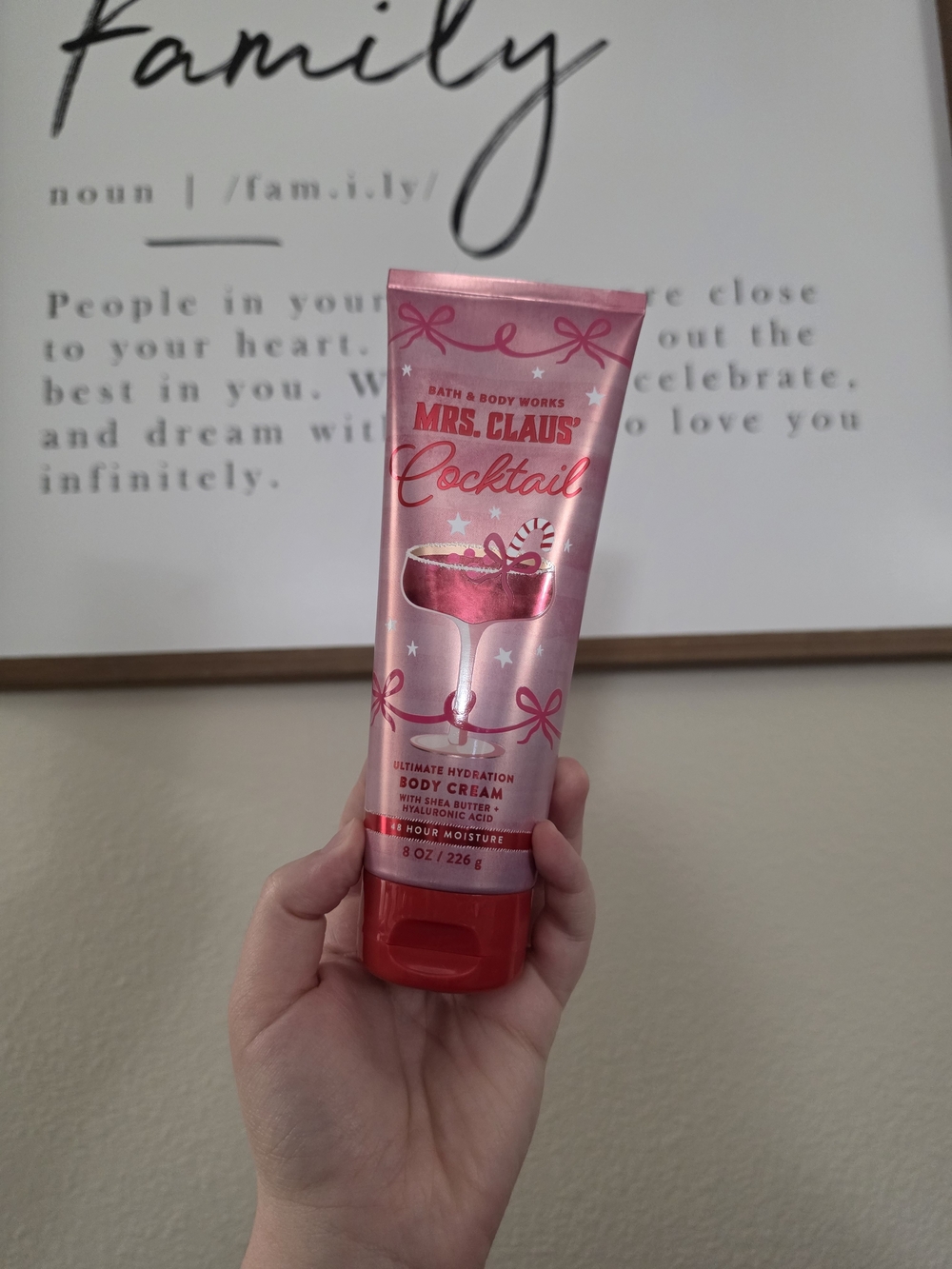 Bath & Body Works Mrs. Claus' Cocktail Ultimate Hydration Body Cream - Pink